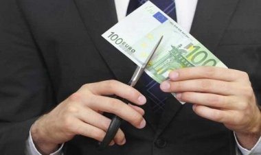 Νέο «ψαλίδι» μισθών για τους εργαζόμενους στους δήμους