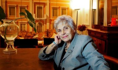 Επίτιμη διδάκτωρ του Πανεπιστημίου Αθηνών η Κική Δημουλά