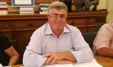 Ο Τζώρτζης Μακρυωνίτης, στη δική του θητεία ως πρόεδρος της Οικονομικής Επιτροπής, απέδειξε την αδιαφορία του και στη νομιμότητα