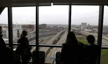 Δήμαρχοι επέστρεψαν στα θρανία -«Σχολή» τους μαθαίνει πώς να κάνουν τη δουλειά τους