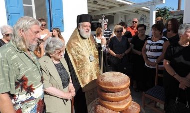 Στο οικογενειακό του παρεκκλήσιο της Προόδου του Τιμίου Σταύρου συνηυχήθηκε σήμερα ο Σεβασμιώτατος κ. Δωρόθεος Β'