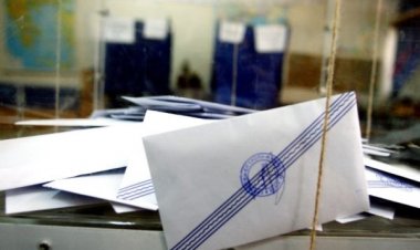 Σκουρλέτης: Παρατείνεται η θητεία των αιρετών για μερικούς μήνες