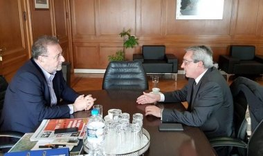 Η αναζήτηση πόρων που θα καλύψουν τις ανάγκες των νησιών σε υποδομές, επί τάπητος στη συνάντηση εργασίας του Περιφερειάρχη, με τον  Υφυπουργό  Οικονομίας και Ανάπτυξης, Στέργιο Πιτσιόρλα.