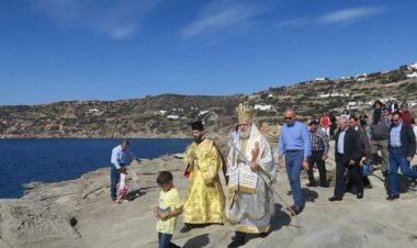 Στη Σίφνο ιερούργησε σήμερα ο Σεβασμιώτατος κ. Δωρόθεος Β΄