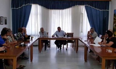 Ο Περιφερειάρχης Γιώργος Χατζημάρκος στην Ίο, για την προώθηση των ανοιχτών ζητημάτων του νησιού