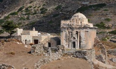 Δ. Αθανασούλης: «Είναι μια ταφή εκτός κλίμακας για τη Σίκινο»