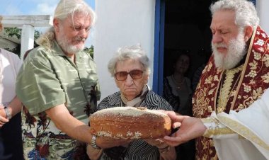 Προεόρτιος εορτασμός της Προόδου του Τιμίου Σταυρού στο ομώνυμο οικογενειακό παρεκκλήσιο του Σεβασμιωτάτου κ. Δωροθέου Β´