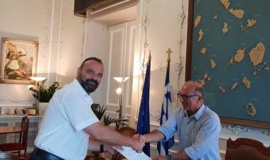 4.000.000 ευρώ για την κατασκευή κρηπιδώματος και διαμόρφωση χερσαίας ζώνης στο εμπορικό λιμάνι της Ερμούπολης