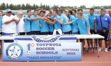 Ευχαριστίες Μάκη Πούλου στο τεχνικό team των Soccer Schools του Ατρόμητου