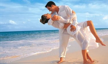 Έρωτες του καλοκαιριού: Η μεγάλη ευκαιρία ή απλά μια περιπέτεια;