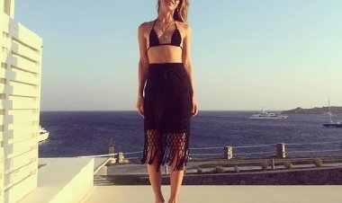 Η Ευγενίας Νιάρχου στην Μύκονο χωρίς τον Χρήστο Οικονόμου