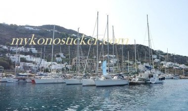 Μύκονος: Σύγκρουση δύο σκαφών στον προβλήτα του νέου λιμένα Τούρλου