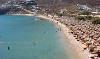 Αγνοείται 76χρονη λουόμενη στη Μύκονο