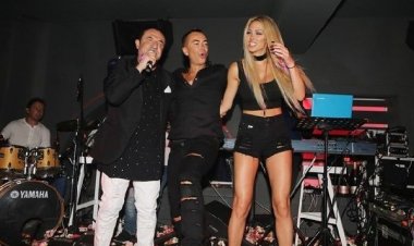 Ο σχεδιαστής μόδας Julien Macdonald, διασκεδάζει στην Μύκονο!!