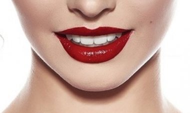 Βλεφαρίδες, τονίστε τες, ανάλογα με το σχήμα και το χρώμα τους!!