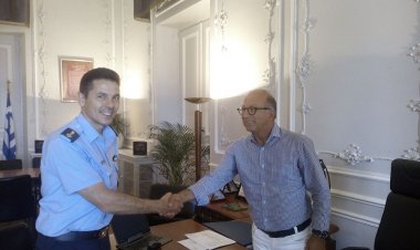 Εθιμοτυπική επίσκεψη του νέου Διοικητή της Πυροσβεστικής Υπηρεσίας Ερμούπολης στον Αντιπεριφερειάρχη Κυκλάδων Γιώργο Λεονταρίτη