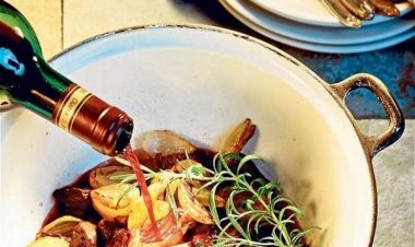 Πως να αποφύγετε, την πικρή γεύση του κρασιού στα φαγητά σας!!