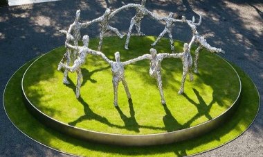 Απλοποιείται η παραχώρηση κοινόχρηστων χώρων για εκδηλώσεις