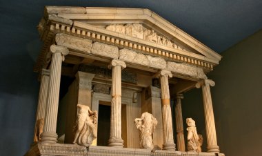 «The Parthenon Marbles - Bring them back»: Ένα Τραγούδι Εκστρατεία με σκοπό την επανένωση των Γλυπτών του Παρθενώνα (Video)