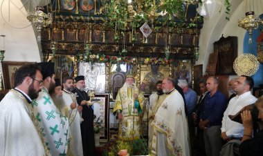 Οι Μυκονιάτες εόρτασαν με ευλάβεια την  Παναγία Γοργοϋπήκοο και προσκύνησαν την Τιμία Κάρα του Οσίου Δαυίδ του εν Ευβοία (εικόνες& videos)