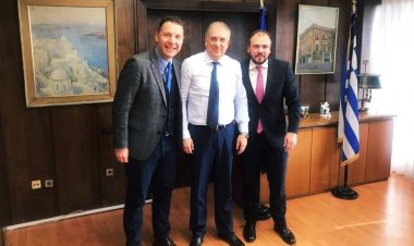 Διαβεβαιώσεις σε Δήμαρχο Τήνου για υλοποίηση των έργων βελτίωσης ύδρευσης και ανακαίνισης του cine “Αιολίς”