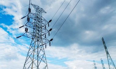 Ανδρος: Επισκευάσθηκε η διπλή βλάβη στο εναέριο δίκτυο ηλεκτροδότησης του νησιού