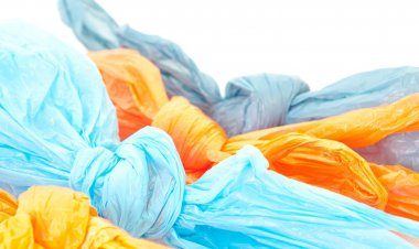 Πλαστικές Σακούλες: Νέο χαράτσι!! Θα πληρώνουμε και αυτές που μας δίνουν περίπτερα και λαϊκές αγορές