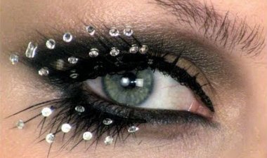 Εκπληκτικό μακιγιάζ για βραδινές Αποκριάτικες εμφανίσεις!! [Video]