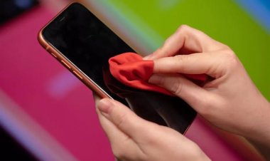 Coronavirus - Κινητό Τηλέφωνο - Κάθε Πότε και Πώς επιβάλλεται να το απολυμαίνουμε