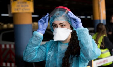 Coronavirus: Το plan B της κυβέρνησης για να «σωθεί» το νοσηλευτικό προσωπικό