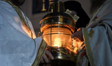 Coronavirus Pandemic: Έτσι θα έρθει το Άγιο Φως στην Ελλάδα – Οι λεπτομέρειες και σε ποιες πόλεις θα μεταφερθεί