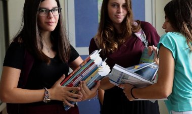 Υπουργείο Παιδείας: Να κρατήσουν όλα τα βιβλία οι μαθητές Γυμνασίου και Α΄, Β΄ Λυκείου και την επόμενη σχολική χρονιά [Έγγραφο]