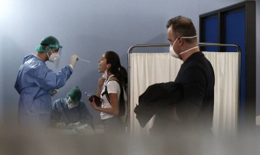 Coronavirus Pandemic: Μελετώνται αυστηρότεροι έλεγχοι, επιστροφή Τσιόδρα, ματαίωση όλων των πανηγυριών και τοπικά lockdown