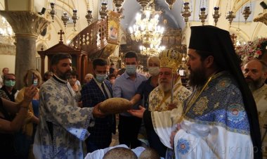 Mykonos monastery: Οι Μυκόνιοι της πίστεως και των παραδόσεων τίμησαν την προστάτιδα τους Παναγία Τουρλιανή στην Άνω Μερά