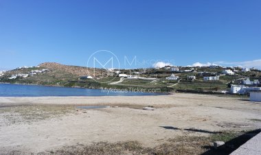 Mykonos:Πτώση Ι.Χ.Ε. οχήματος χωρίς επιβαίνοντες στη θάλασσα, στον κόρφο Μυκόνου