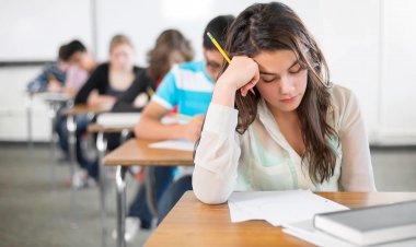 Panhellenic Exams: Σκέψεις για κούρεμα της ύλης στις πανελλαδικές εξετάσεις - Τουλάχιστον 30%