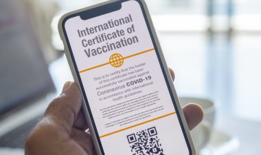 Vaccination Certificate: Αυτό είναι το έγγραφο - διαβατήριο το οποίο χορηγεί στους εμβολιάζοντες η ελληνική κυβέρνηση
