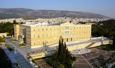 Coronavirus Pandemic: Συναγερμός στη Βουλή!! Βρέθηκαν τέσσερα κρούσματα!!