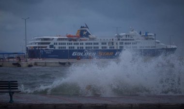 Ferry Routes – Sailing ban: Απαγορευτικό απόπλου από Πειραιά και Ραφήνα για Κυκλάδες και Δωδεκάνησα