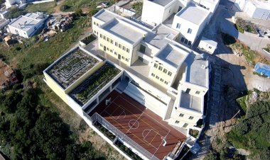 Municipality of Syros: Συνεργασία Περιφέρειας και Δήμου για την αναβάθμιση των σχολικών εγκαταστάσεων της Σύρου