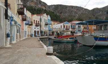 Operation freedom - Daily Mail: «Τα 60 covid-free νησιά δεν ήταν ποτέ πιο δελεαστικά»