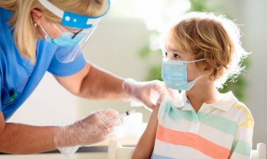 EMA - Pfizer Covid-19 Vaccine:: Αποφασίζει την Παρασκευή ο EMA για χορήγηση ττου εμβολίου ων Pfizer/BioNTech σε εφήβους 12-15 ετών