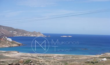 Parliament Question: Ερώτηση στη Βουλή για την τοποθέτηση ομπρελοκαθισμάτων στη Φτελιά Μυκόνου, παραλία με αρχαιολογικά ευρήματα!!