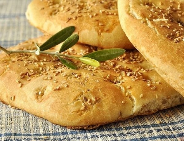 Clean Monday: Λαγάνα, η “πρωταγωνίστρια” του τραπεζιού της Καθαράς Δευτέρας