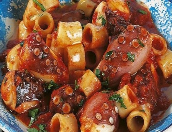 Baby octopus: Χταπόδι ή Μοσχιός με Μακαρονάκι Κοφτό [Βήμα-Βήμα]