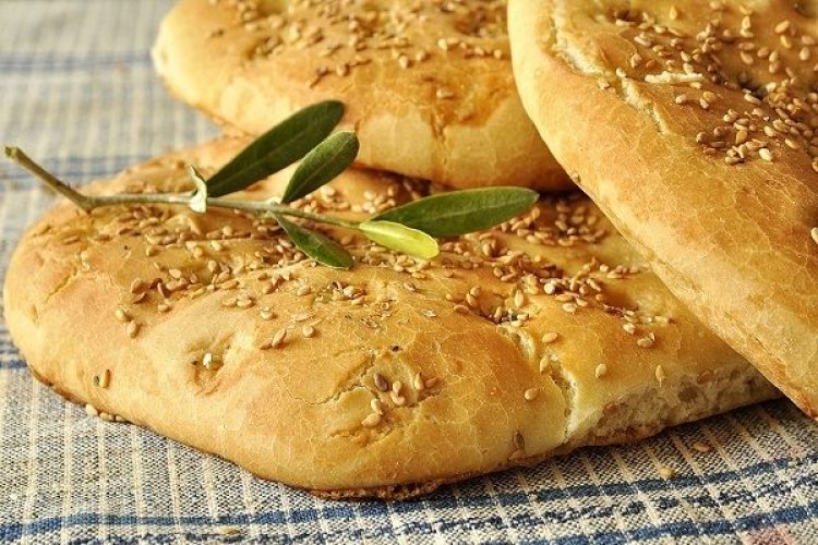 Clean Monday: Λαγάνα, η “πρωταγωνίστρια” του τραπεζιού της Καθαράς Δευτέρας