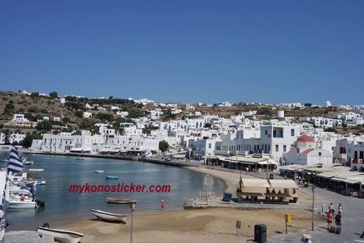 Μύκονος: Αυτοκίνητο έπεσε στη θάλασσα