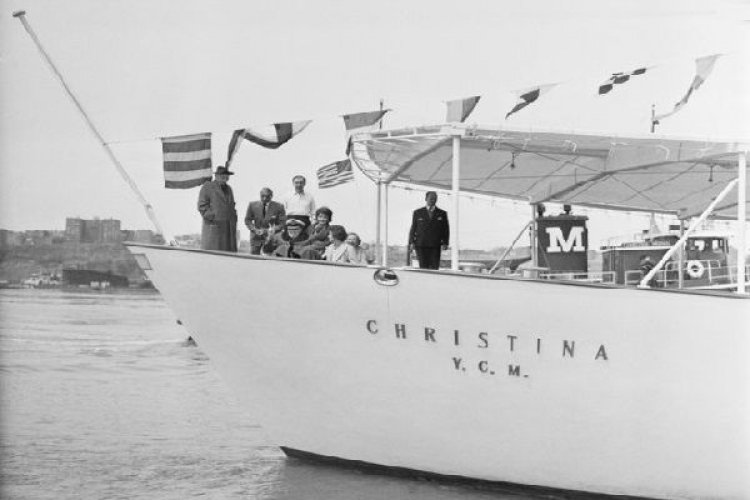 Ταξιδεύοντας στη Δήλο με τον Churchill: «Το πρώτο μας ταξίδι ήταν στο γιοτ του Ωνάση και επισκεφθήκαμε τα ελληνικά νησιά»