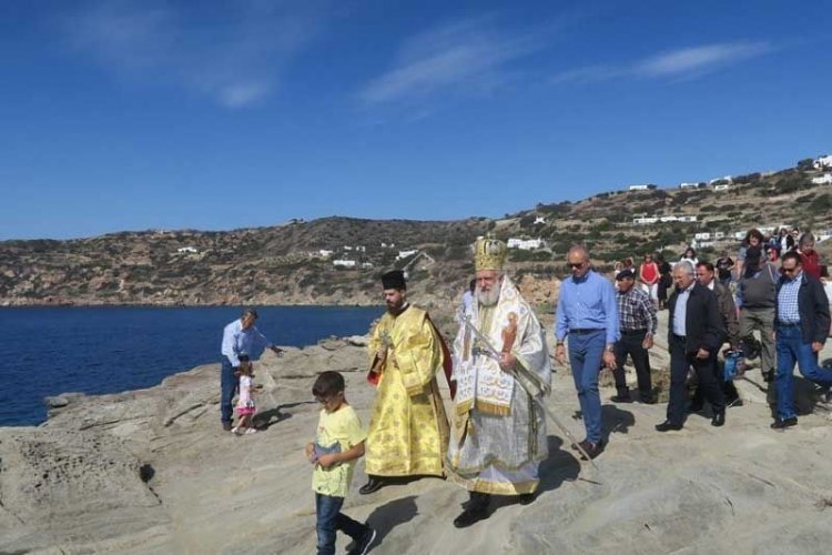 Στη Σίφνο ιερούργησε σήμερα ο Σεβασμιώτατος κ. Δωρόθεος Β΄