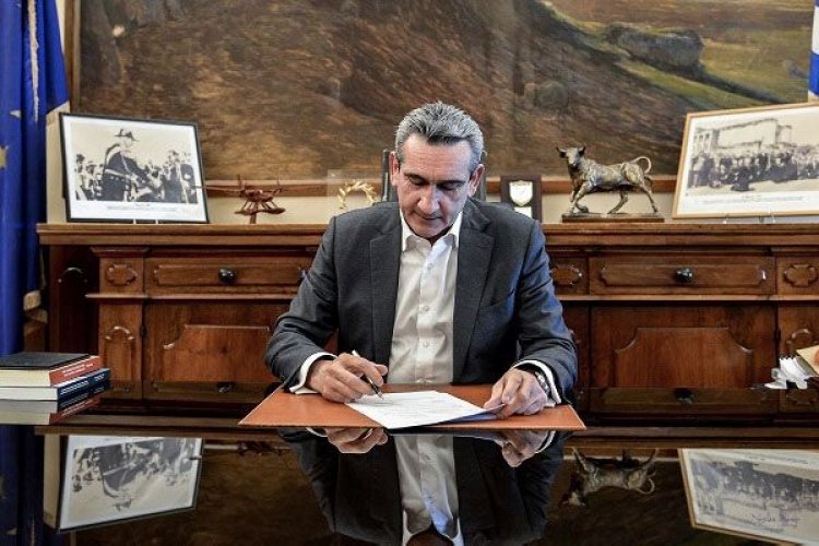 Αποκατάσταση της πλατείας Ιερού Ναού Αγίου Νικολάου Τρυπητής Μήλου, από την Περιφέρεια Νοτίου Αιγαίου